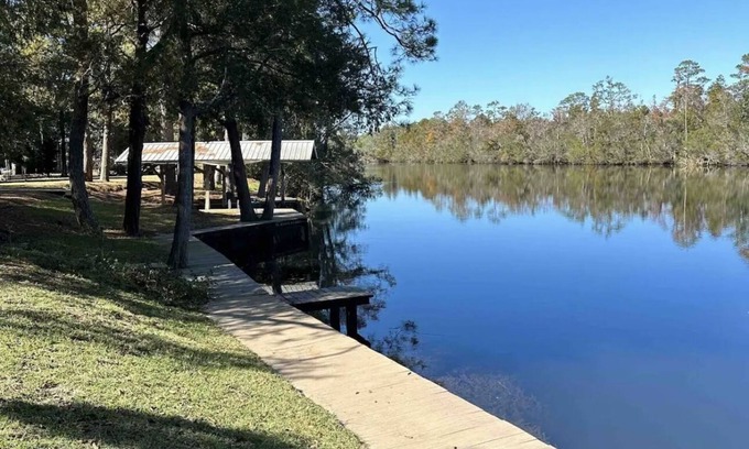 Milton House | RELAX ON BLACKWATER RIVER