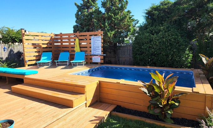 Villas House | Relax on the beach or refresh in the pool.