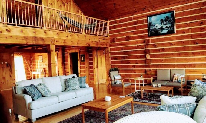 Front of Yonge Cottage | Relax, Rejuvenate & Refresh!