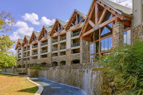 Big Cedars House | Relax surrounded by nature in this 1BD resort condo with resort amenities