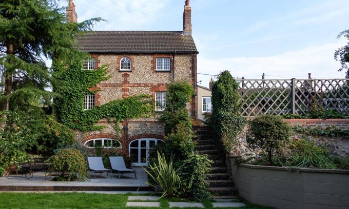 Castle Acre House | Relax, unwind and enjoy village life.