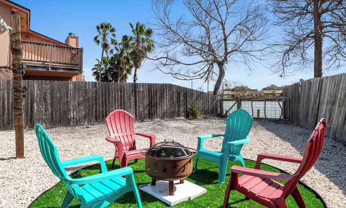 Flour Bluff House | Relax & Unwind at Our Coastal Retreat