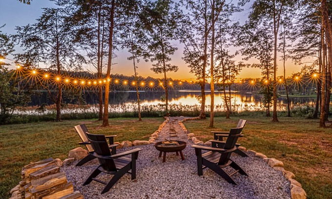 Tracy City Cottage | Relax & unwind where mother nature meets modern nature at a LITTLE GREEN COTTAGE