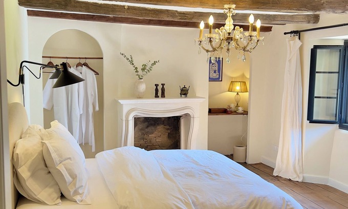 Champniers-et-Reillac House | Relax with the whole family at this peaceful house in Perigord Vert with pool.