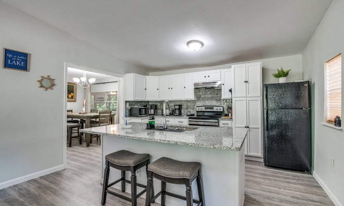 West Tawakoni House | Relax with the whole family in our cozy and peaceful TLC -Tranquil Lake Cove.