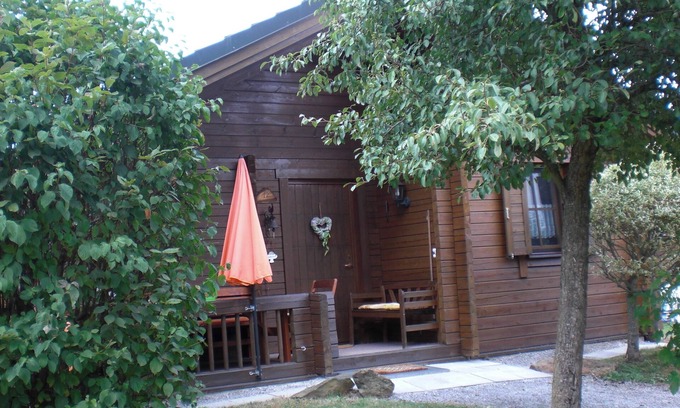 Viechtach House | Relaxation in a log cabin with 2 bedrooms for up to 5 people