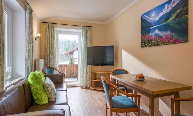 Landl Apartment | Relaxation in Tyrol: Comfortable holiday apartment 12 in Austria - family paradise MoNi