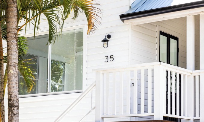 North Woodburn House | Relaxed country-coastal home only 10mins from the beach!