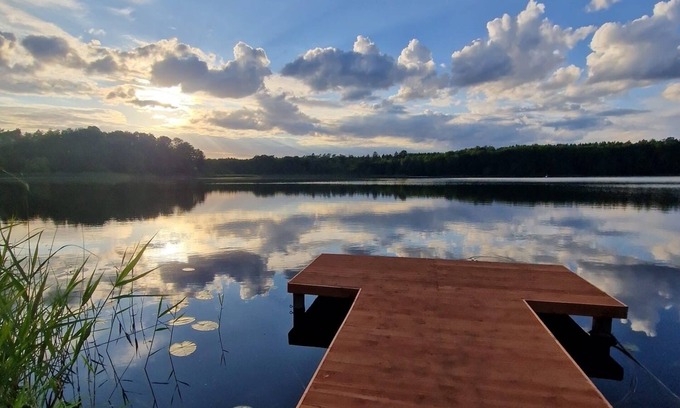 Jesendorf Apartment | Relaxed Family Vacation in Cozy Lakeside Double House with Dog-Friendly Garden