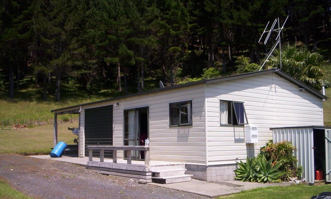 Opito Bay House | Relaxed Opito Kiwi Bach