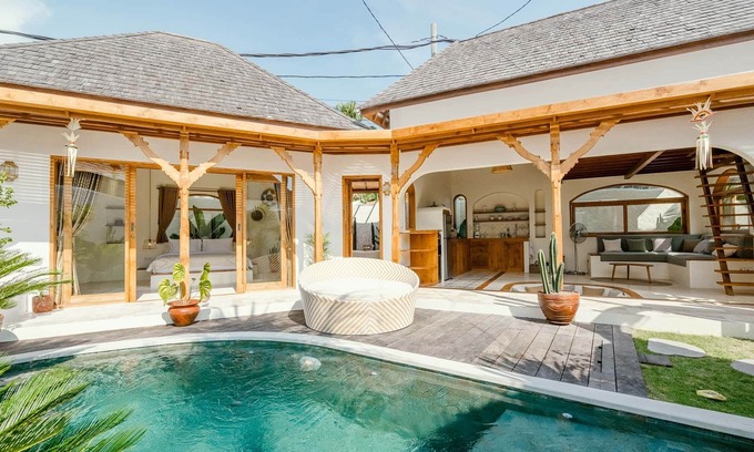 Batu Bolong Villa | Relaxing 1BR Private Pool Villa 5min to Echo Beach