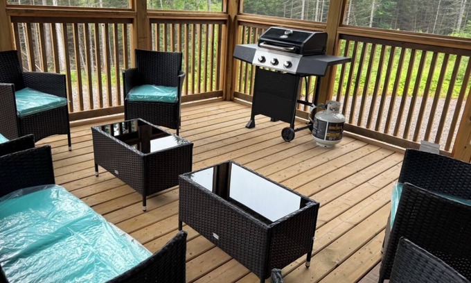 Dwight House | Relaxing 2BR cottage retreat