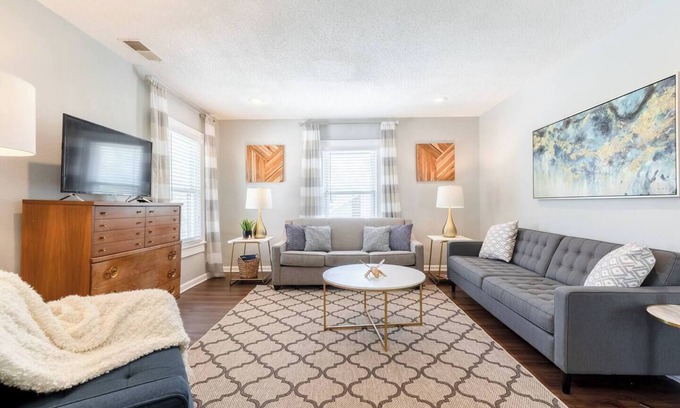 Rosedale House | Relaxing 2BR Getaway Near KU Med with Pool | 18