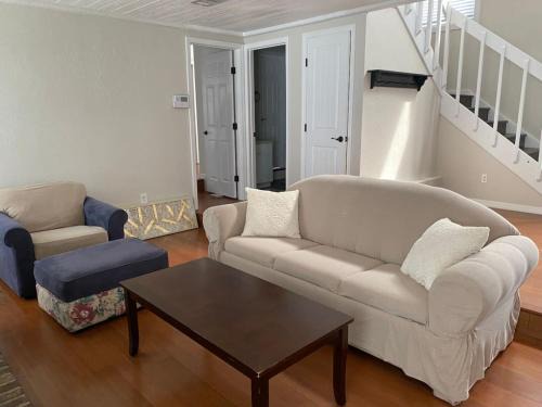 Holly Heights House | Relaxing 3 bed 2 bath Wifi by the Intercostal
