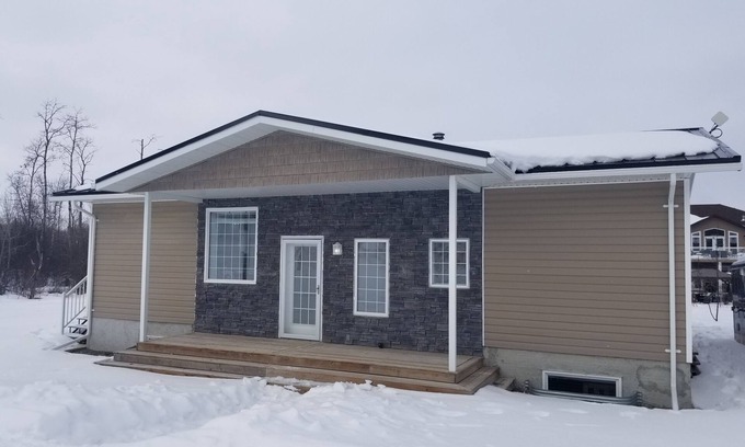 Greenwater Lake House | Relaxing 5 bedroom cabin at Greenwater Lake