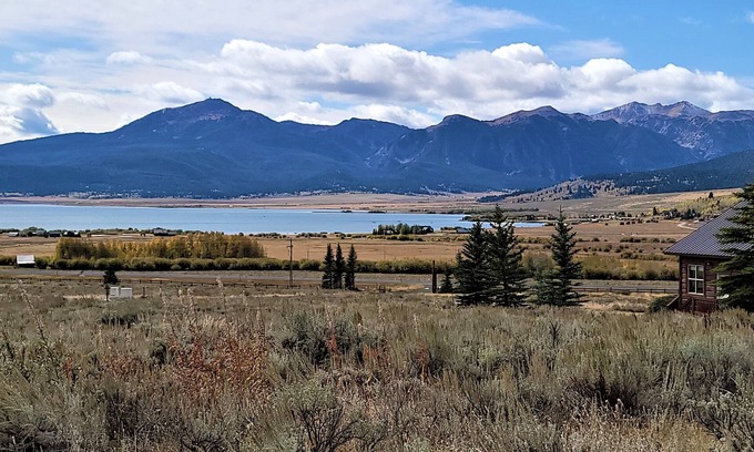 Island Park House | Relaxing 5-star Yellowstone getaway; convenient location; Wow 360° views