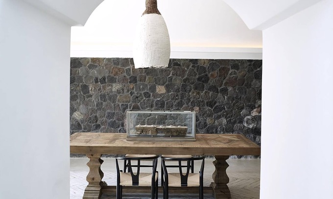 Exo Gialos Villa | Relaxing & Ambient Santorini Villa | 2 Bedrooms | Cave Stone Villa | Private.