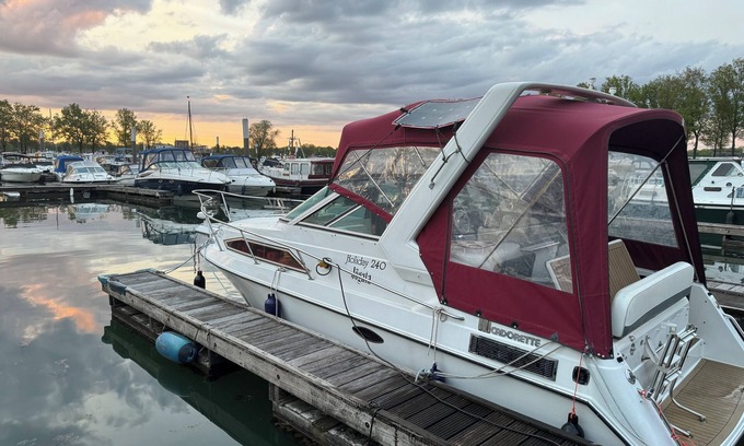 Leuken Boat Rental | Relaxing auf der Yacht Jögata