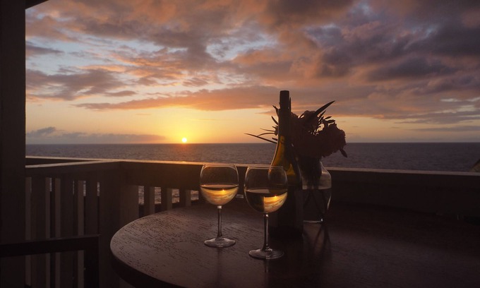 Captain Cook House | RELAXING, Away-from-it-All home on the water with small Natural Pool