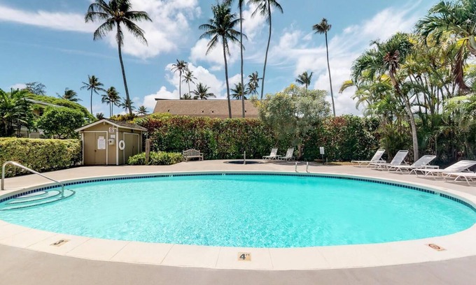 Wailua Apartment | Relaxing Beach Stay Awaits! 1 BR w/Pool Access and Free Parking!