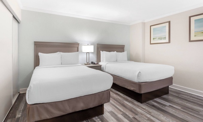 Northeast Virginia Beach Apartment | Relaxing Beachfront Getaway with Rooftop Pool & Ocean Views