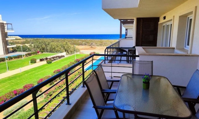 Bafra Apartment | Relaxing Beachfront Apartment