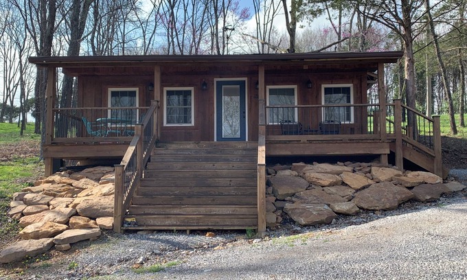 Goreville Cabin | Relaxing Cabin Near Hiking, Fishing & Lake of Egypt