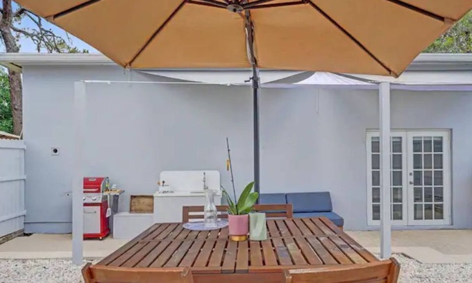 Fort Lauderdale Apartment | Relaxing centric loft 10 min airport 15 to beach