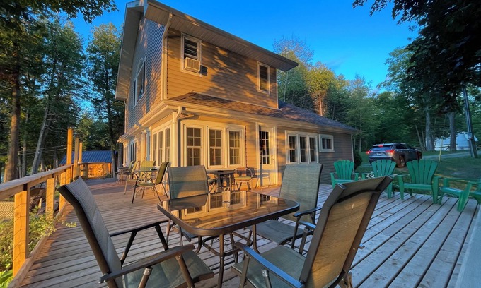 Trent Hills Cottage | Relaxing cottage along the Trent Severn waterway! Pet-friendly, wifi, amentities