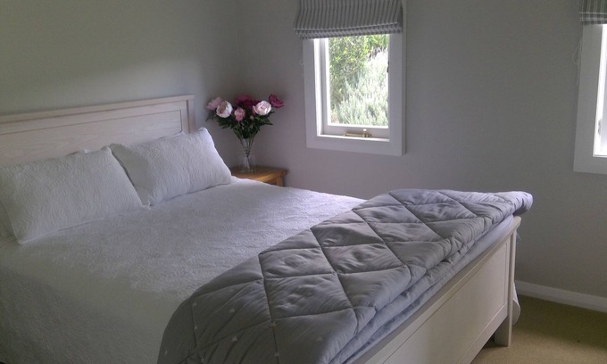 Kekerengu Cottage | Relaxing Cottage in Kekerengu with sea and mountain views