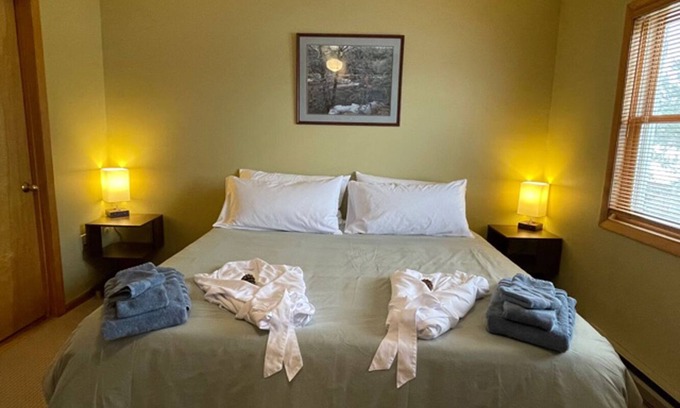 Lake Placid Condo | Relaxing Couples Cozy Getaway with Mountain Views