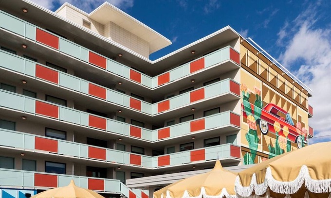 Raynolds Addition Hotel | Relaxing Downtown Room Near Historic Old Town Albuquerque