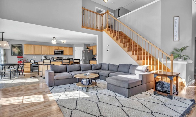 Seven Hills House | Relaxing Escape: HotTub, Gameroom, Large Living Room, EV, BBQ, Yard; Pets OK