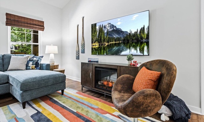 Mineral House | Relaxing Family Getaway - Fire pit, Game Room, Water Toys, Beach, Pool, & Tennis
