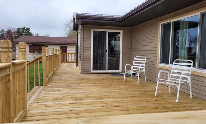 Hope House | Relaxing getaway - centrally located between Midland and Gladwin.