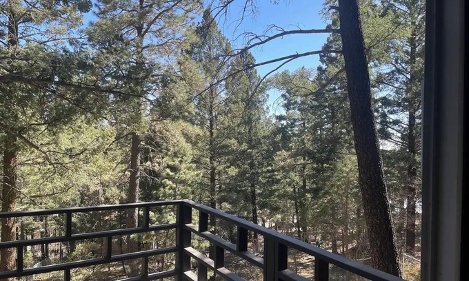 Cloudcroft Cabin | Relaxing getaway in town with Hot Tub and Sauna! In the Village of CLOUDCROFT!