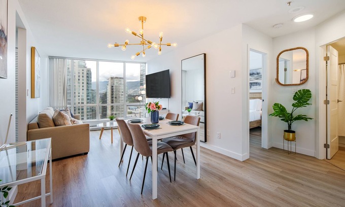 Coal Harbour Resort | Relaxing Getaway In Water View Home, Close To Seawall