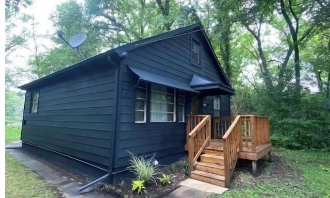 Wasco House | Relaxing home ON the Fox river