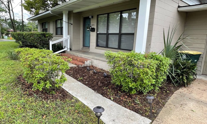 San Jose House | Relaxing Home w/Lg Patio Centrally Located Near Mandarin, San Marco & Downtown