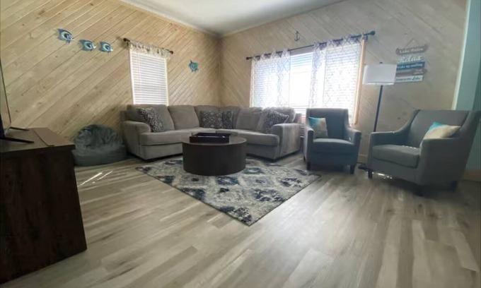 Port Clinton Apartment | Relaxing Hot Tub Oasis + Lake Town Escape