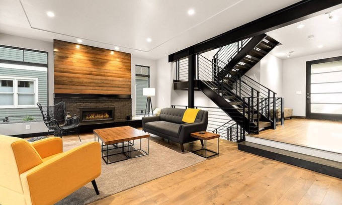 Old Town West House | Relaxing in Paradise w Private Rooftop Deck!