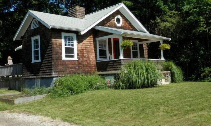 Jamestown Cottage | Relaxing Island Cottage nPrivate setting close to water.