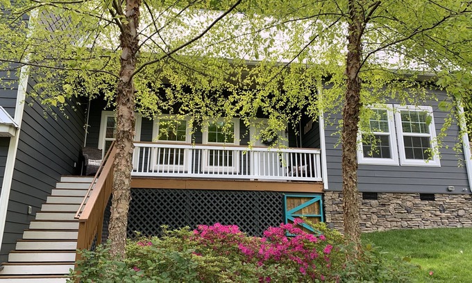 Smithville House | Relaxing Lake House Steps to Hidden Harbor Marina
