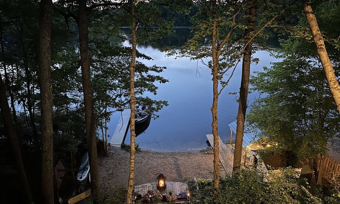 Six Lakes House | Relaxing Lake House with Beach, Hot Tub