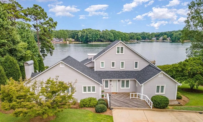 Troutman House | Relaxing Lakefront Home with Brand New Dock and Immaculate Vibes