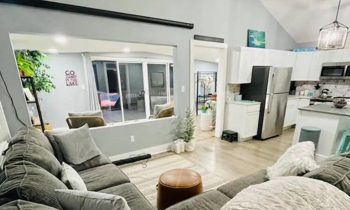 Solon Township House | Relaxing lakefront house to unwind and recharge