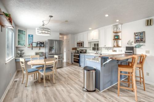Lincoln City House | Relaxing Lincoln City Coastal Escape Near Beach!