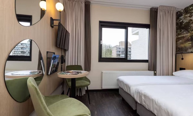 Winterswijk House | Relaxing Nature Retreat with Indoor Pool, Lush Gardens and Free Parking