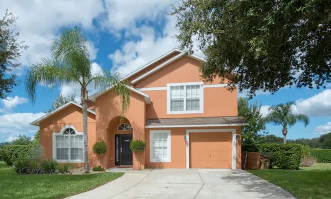 Silver Creek House | Relaxing newly remodeled house near Disney Grill Area, Spa & Pool, Garden Tubs