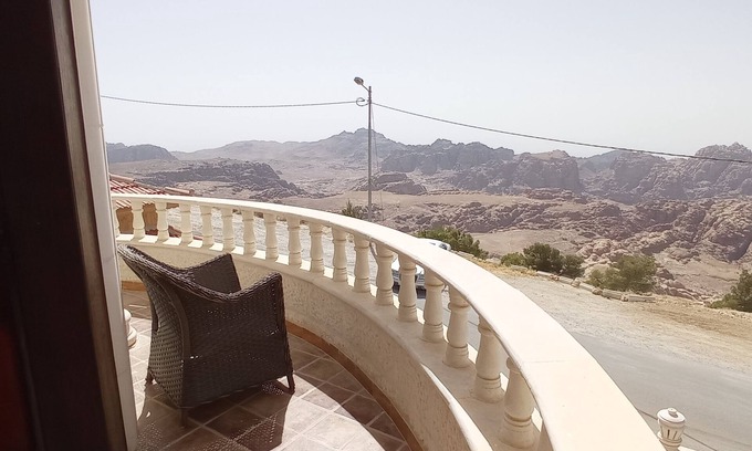 Wadi Musa House | Relaxing Oasis Villa
